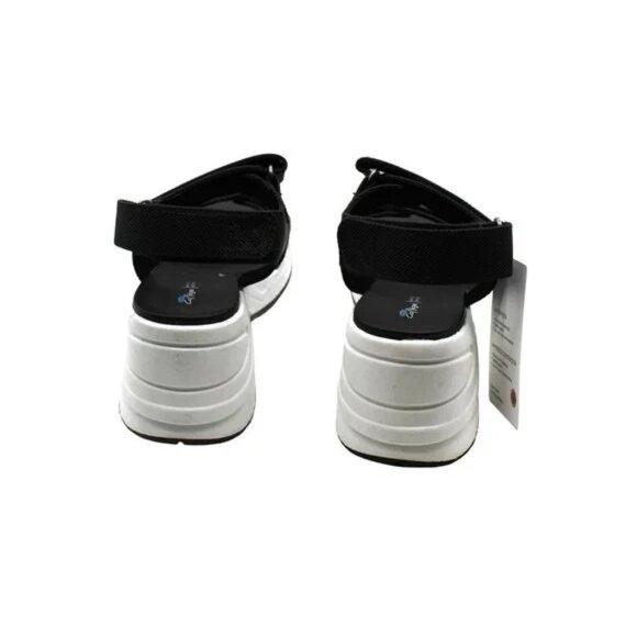 Sandals - Picture 8 of 8